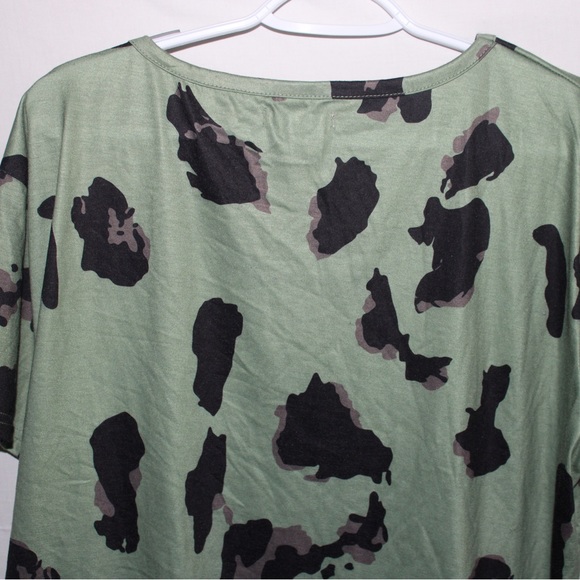 Haute Edition V-Neck Women's Leopard Print Summer Casual Top Tee Green - Picture 5 of 8